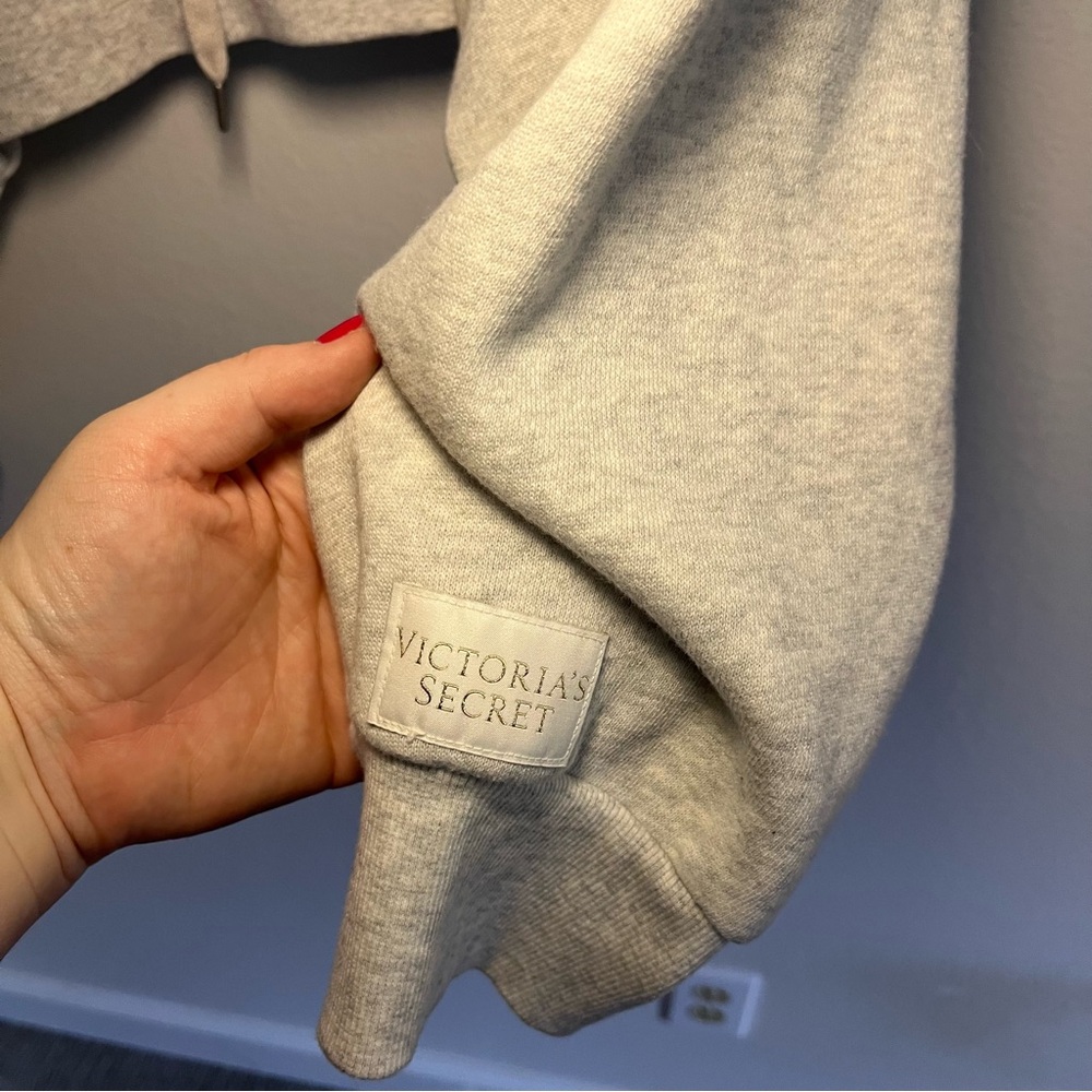Victoria’s Secret • Light Heathered Gray Lace-Up Women's Sweater - Picture 3 of 4